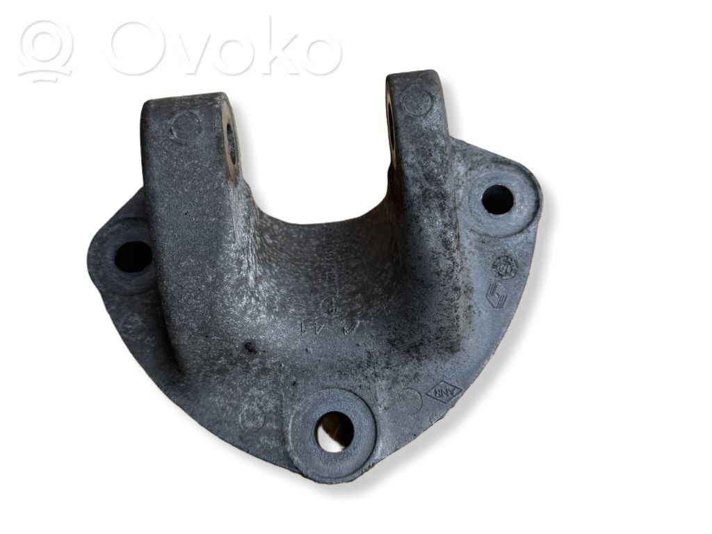 Engine mounting bracket   8200675217