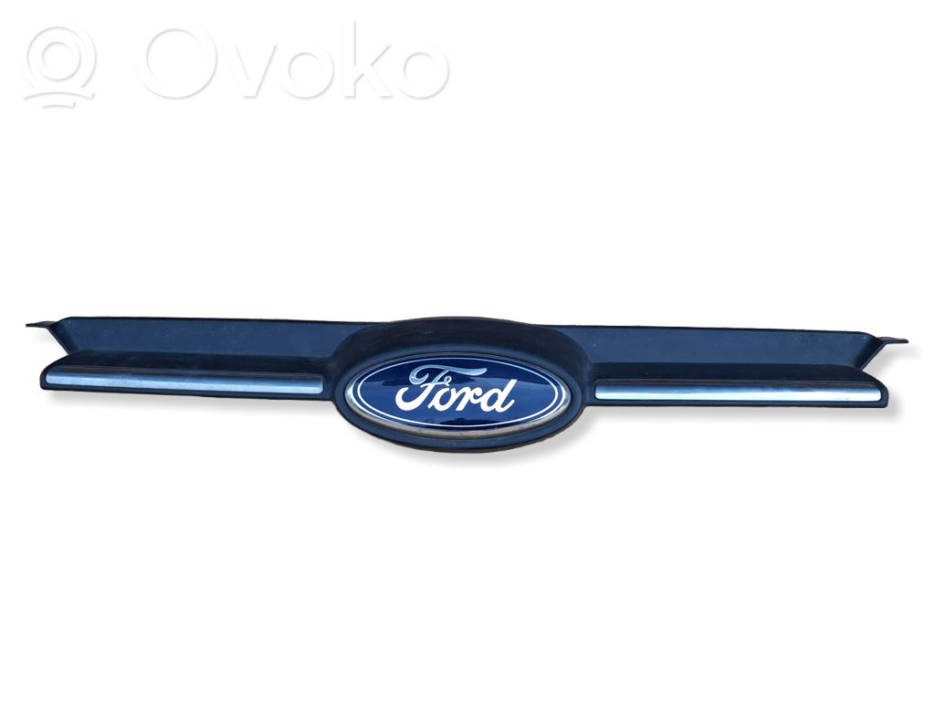 Ford Focus Grotelės viršutinės 