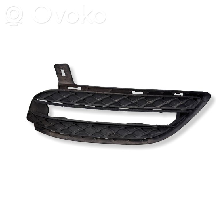 Mercedes-Benz B W246 W242 Kratka dolna zderzaka przedniego 