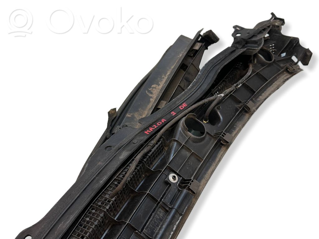 Mazda 2 Wiper trim 