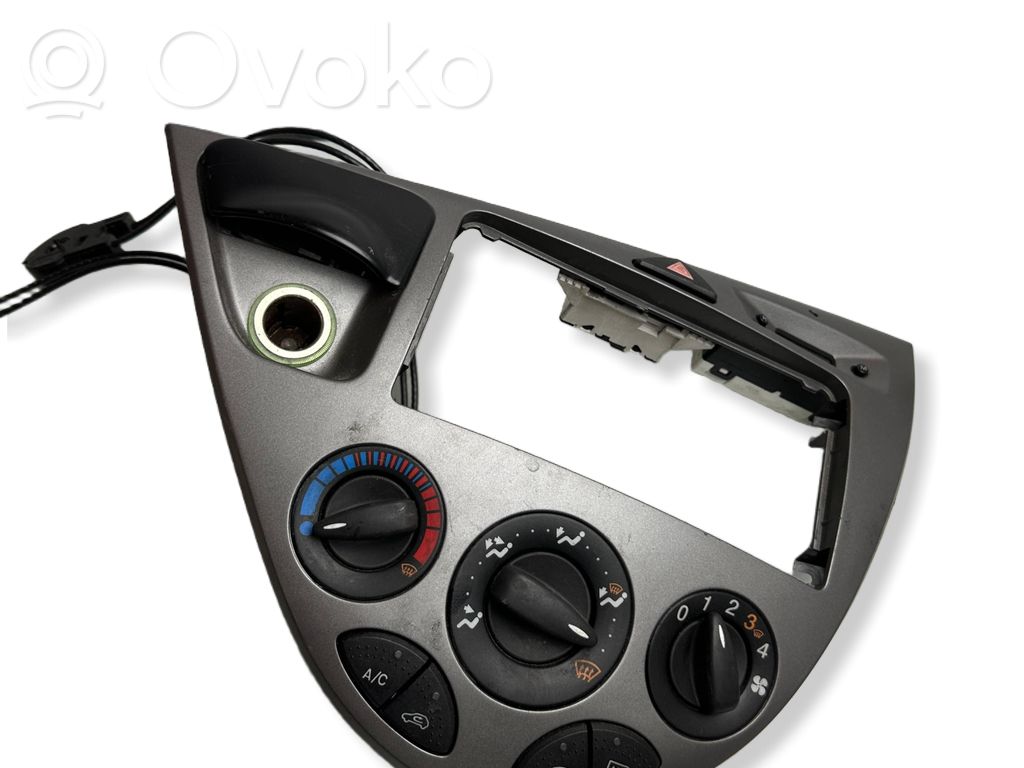 Console centrale, commande chauffage/clim   98ABA046A04AE