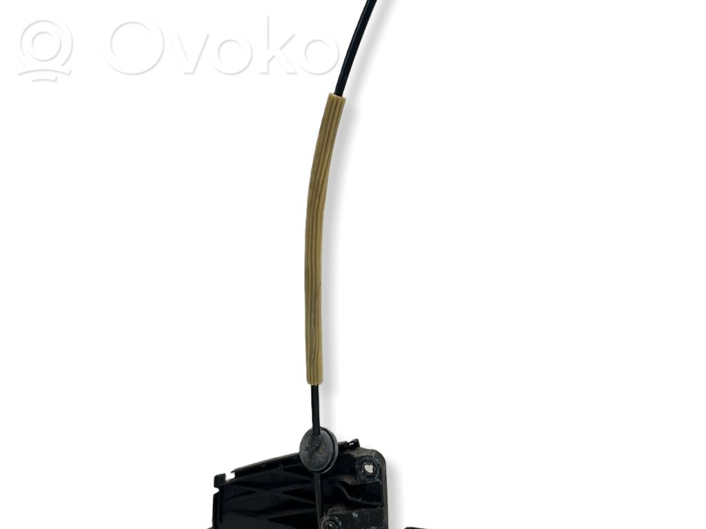 Ford Focus Takaoven lukko 