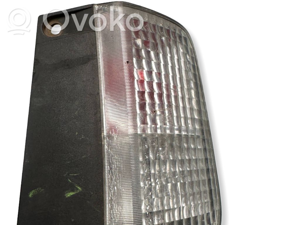 Opel Vivaro Galinis žibintas bamperyje 