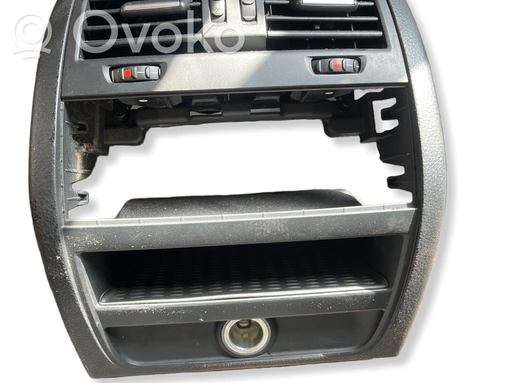 BMW 5 F10 F11 Kratka nawiewu tylna tunelu środkowego 