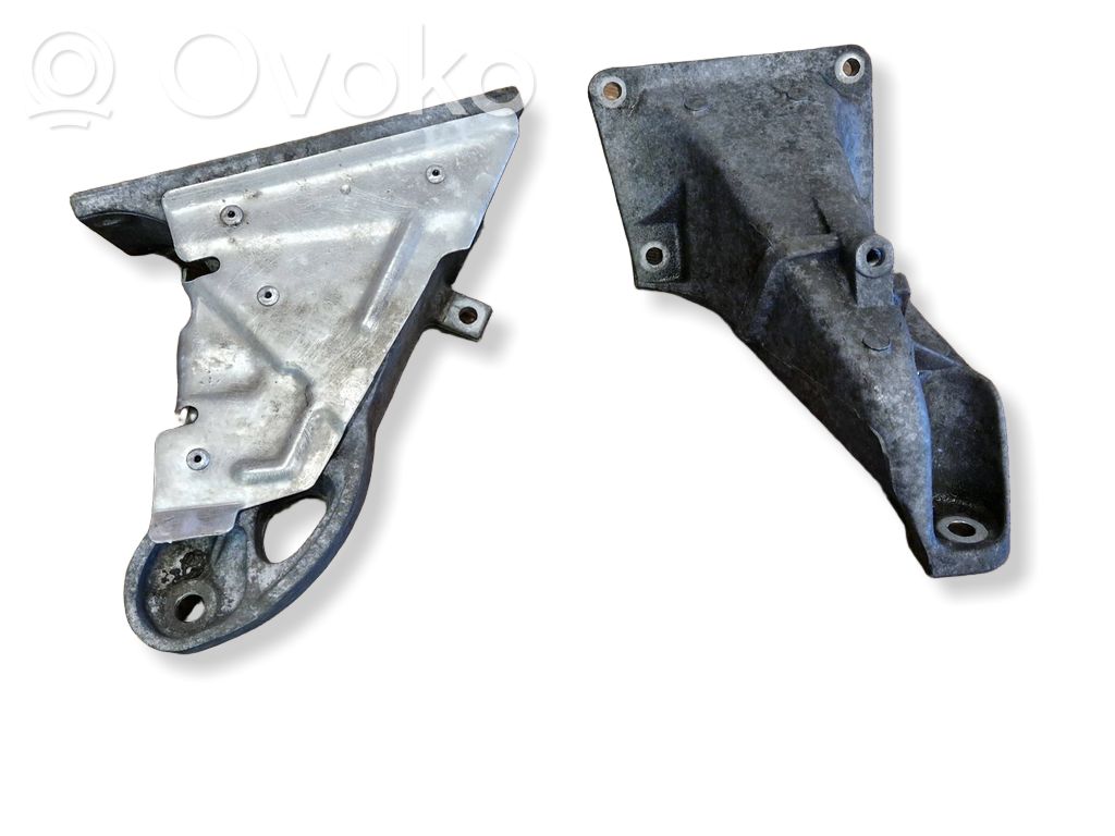 BMW 3 E46 Engine mounting bracket 
