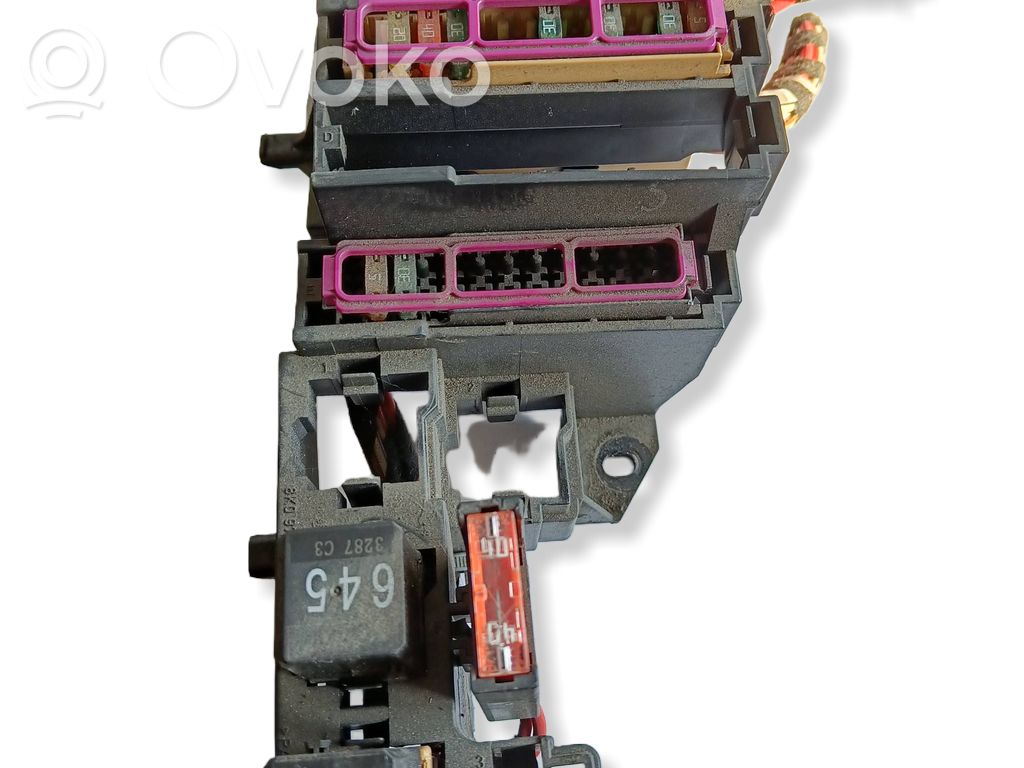 Audi A4 S4 B8 8K Fuse module 