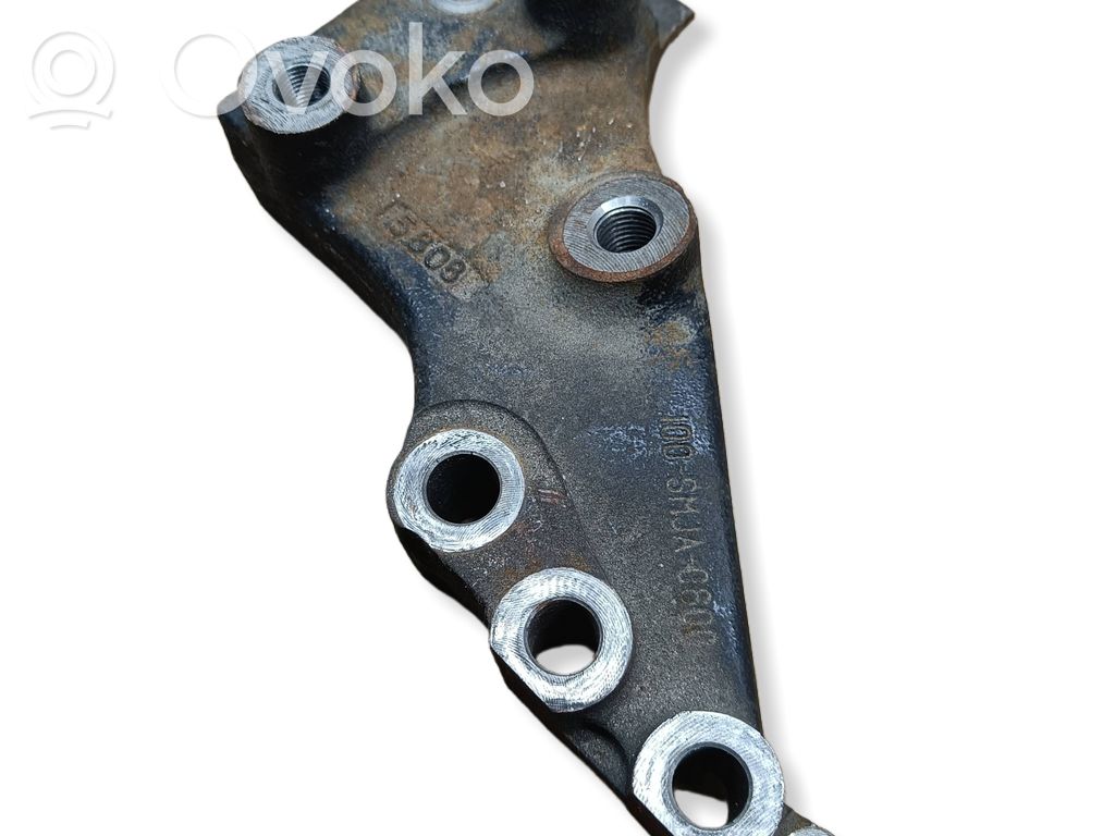 Honda Civic Engine mounting bracket 