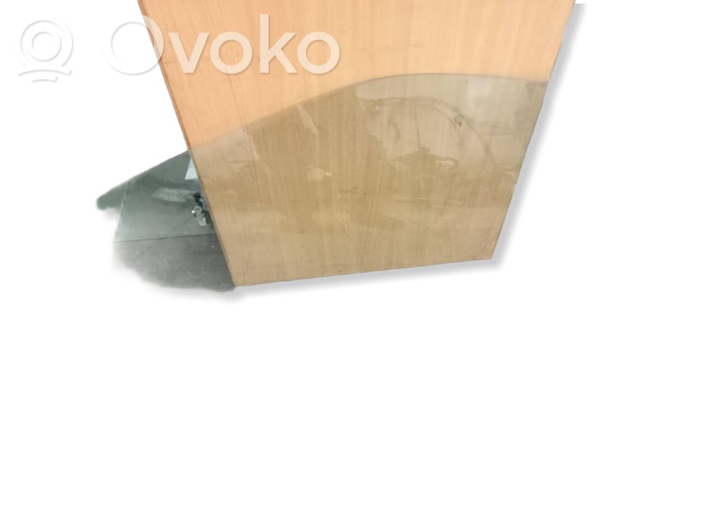 Ford Mondeo MK II Front door window glass four-door 
