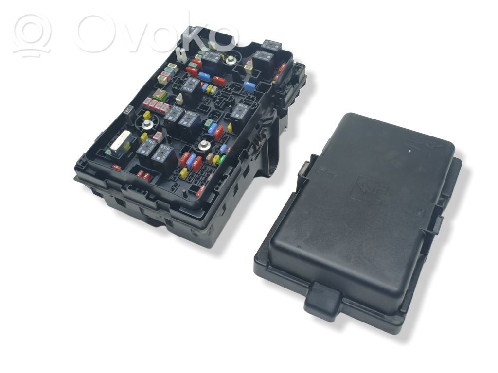Chrysler Pacifica Fuse box set 