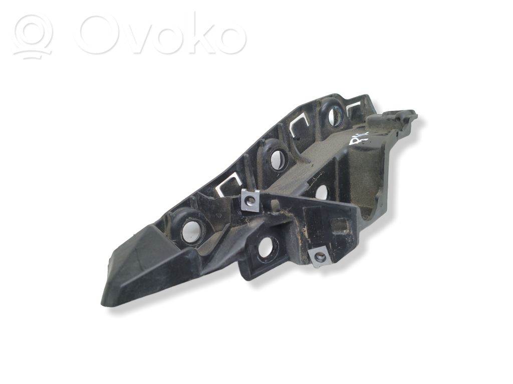 Audi Q7 4M Front bumper mounting bracket 