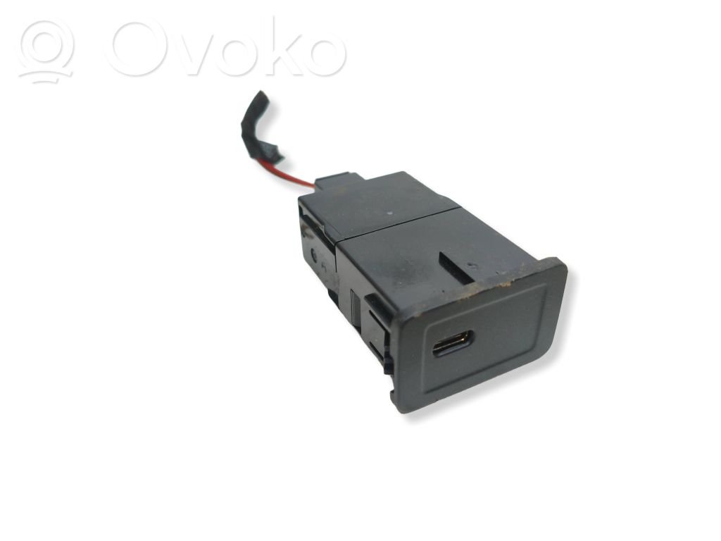 Mercedes-Benz GLB X247 Enchufe conector USB 