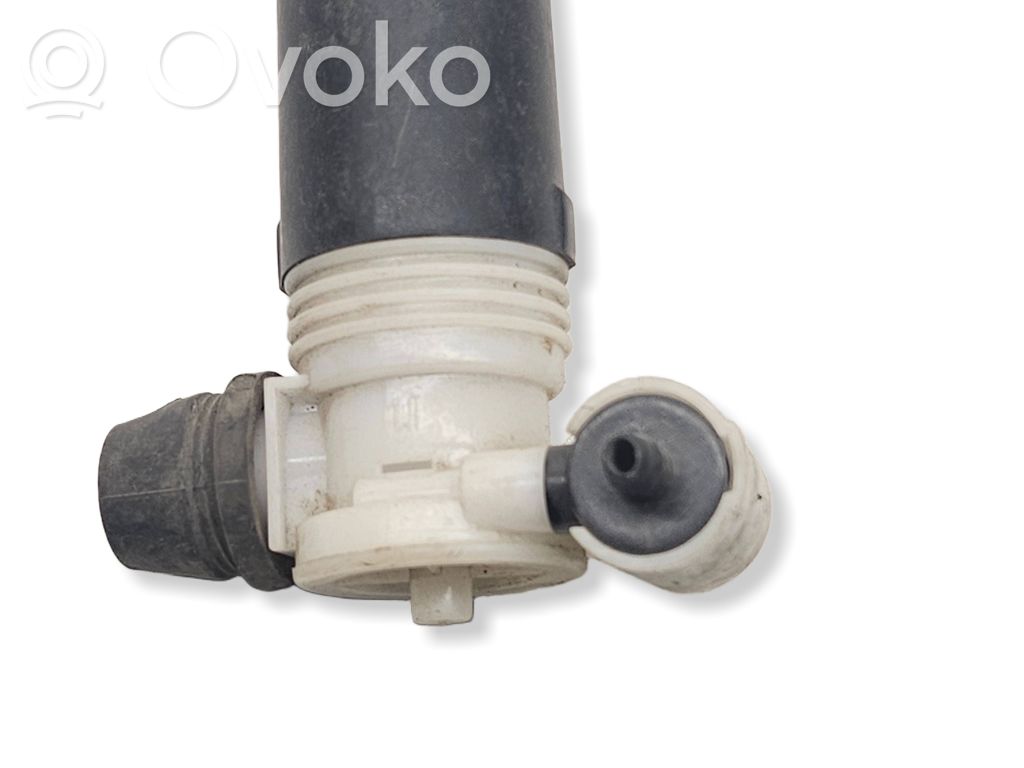 Jeep Grand Cherokee Windscreen/windshield washer pump 