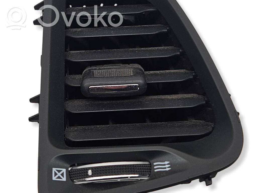 Dodge Challenger Dysze / Kratki środkowego nawiewu deski rozdzielczej 