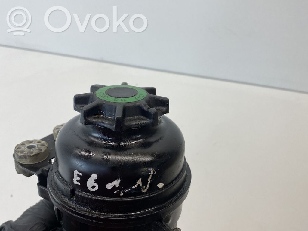 Ohjaustehostimen nestesäiliö   32416760251,760251,6760251