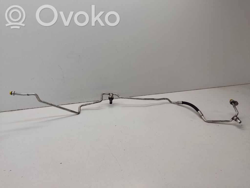 BMW 5 E60 E61 Ilmastointilaitteen putki (A/C) 