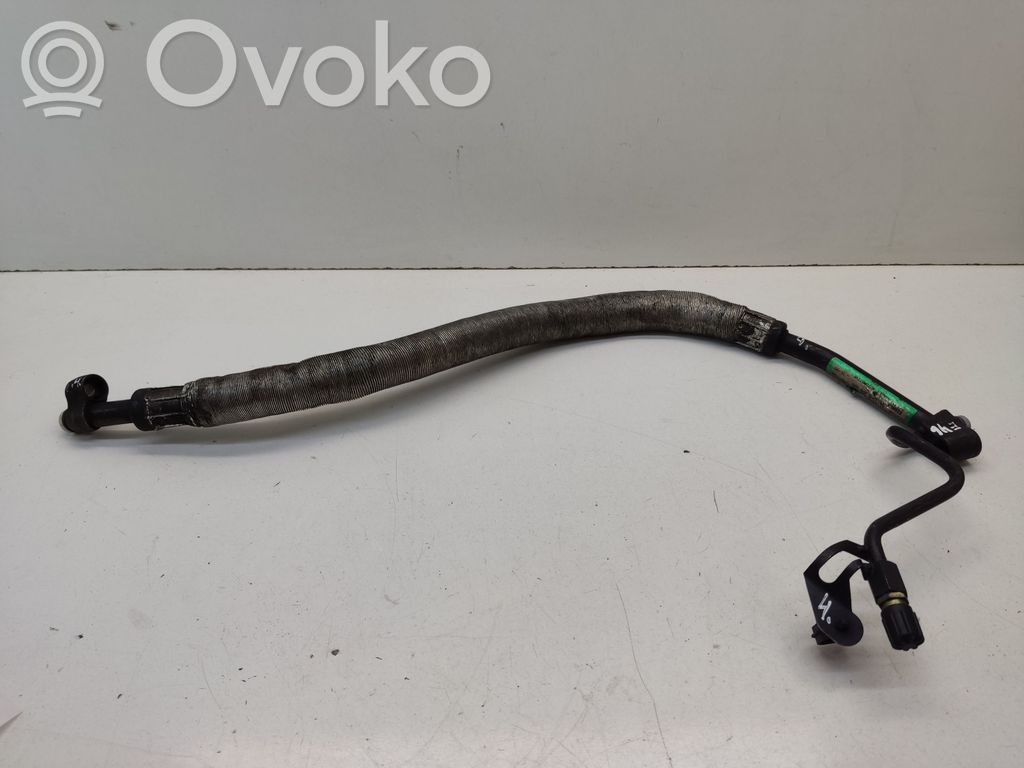 BMW 3 E46 Ilmastointilaitteen putki (A/C) 