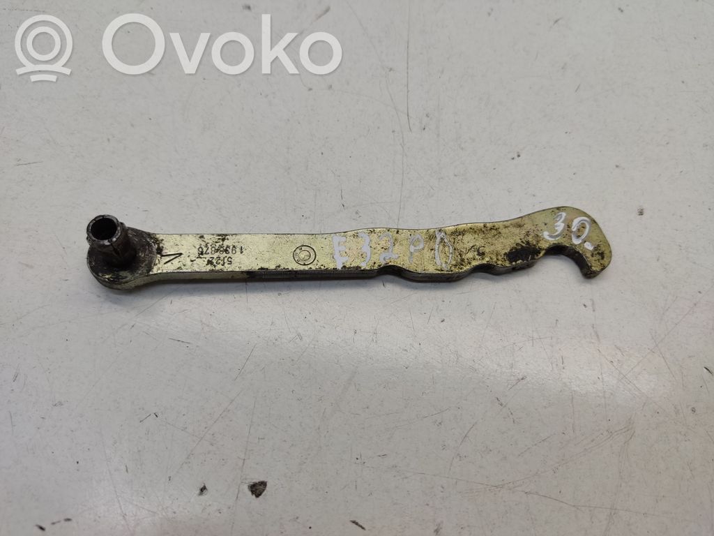BMW 7 E32 Etuoven pidätin 
