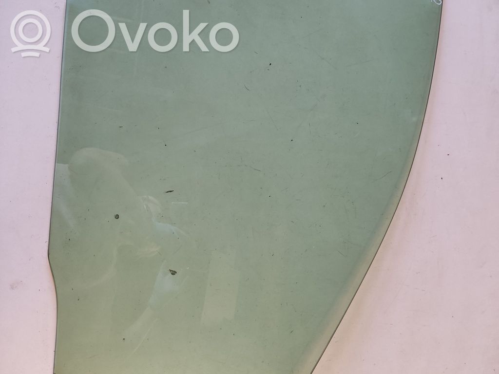 Mercedes-Benz C W204 priekšējo durvju stikls (četrdurvju mašīnai) 