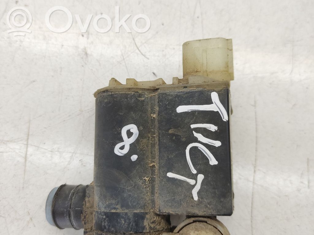 Hyundai Tucson JM Windscreen/windshield washer pump 