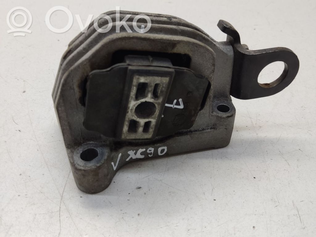 Volvo XC90 Engine mount bracket 
