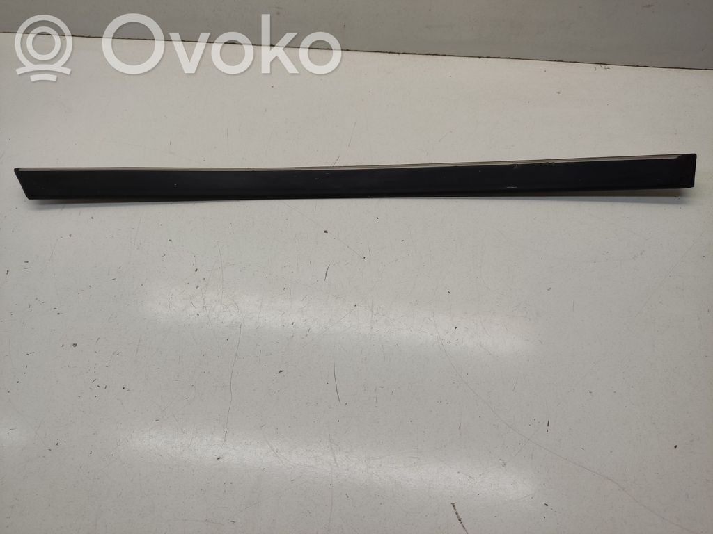 BMW 5 E39 Listwa drzwi tylnych 