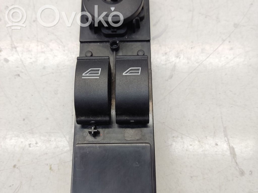 Ford Focus Electric window control switch 