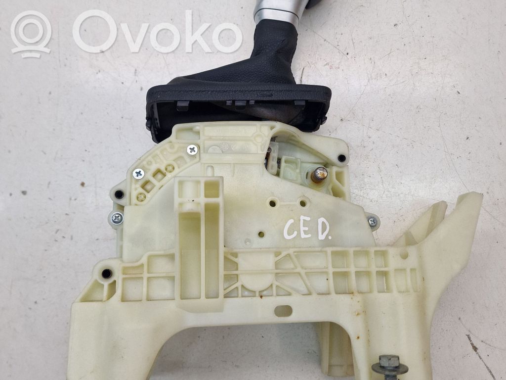 KIA Ceed Gear shifter/selector 