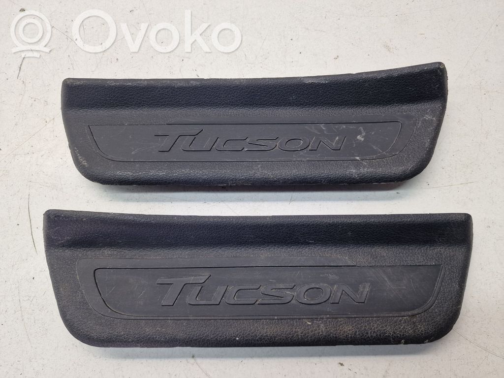 Hyundai Tucson TL Aizmugurējā sliekšņa dekoratīvā apdare (iekšējā) 