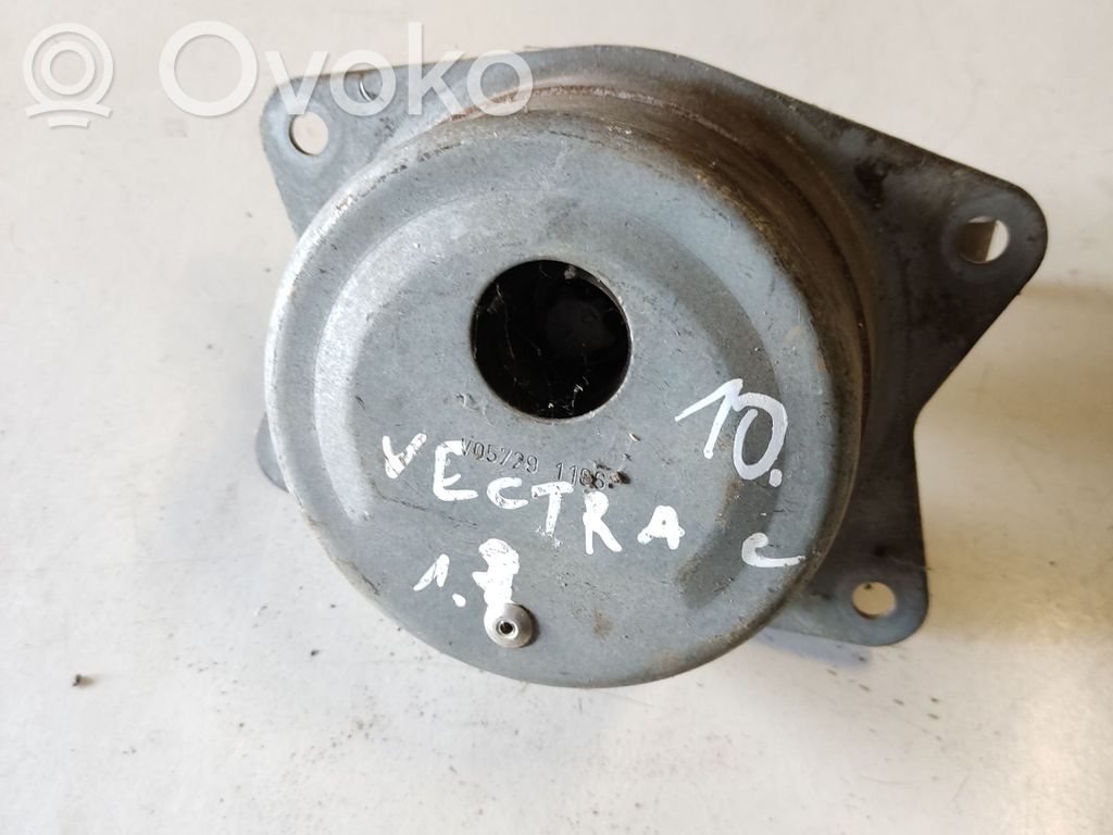 Opel Vectra C Engine mount bracket 