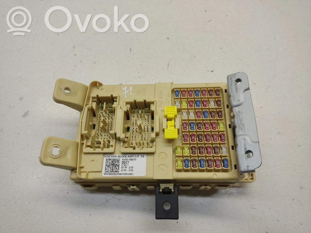 KIA Stonic Fuse module 