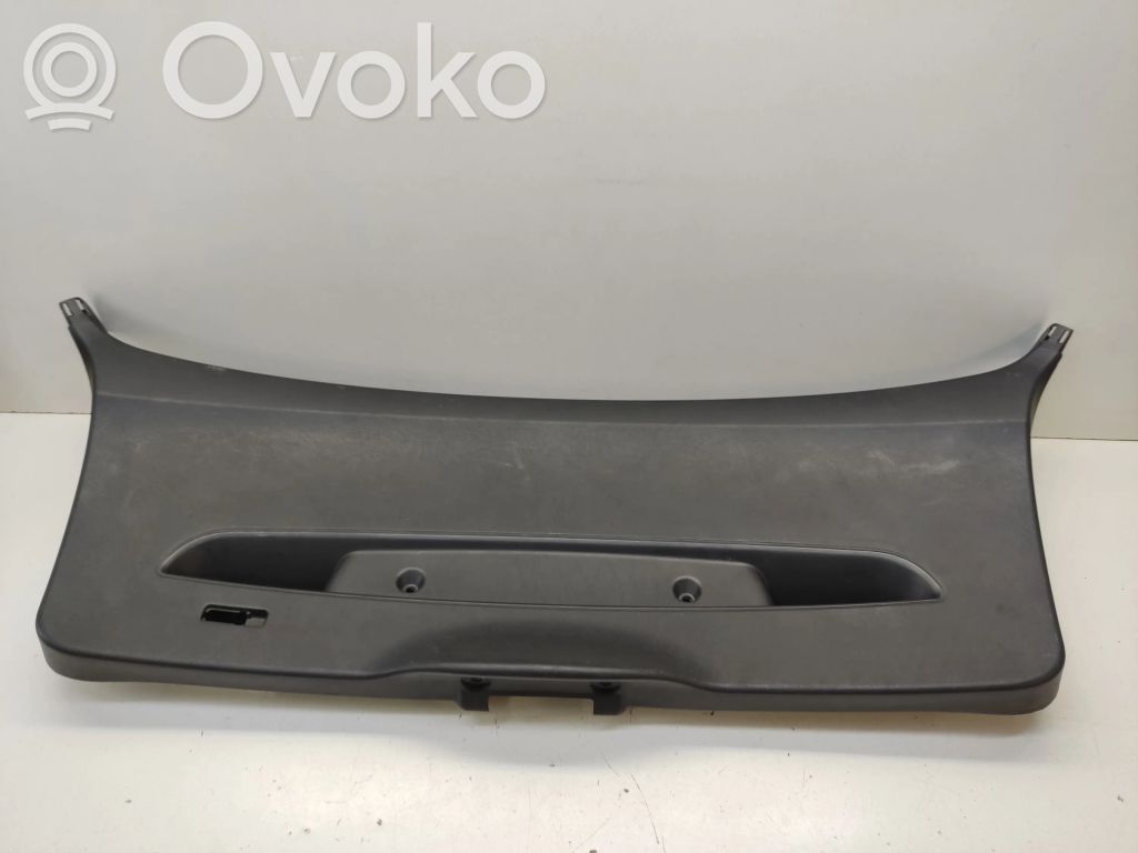 Apdaila galinio dangčio   7169975