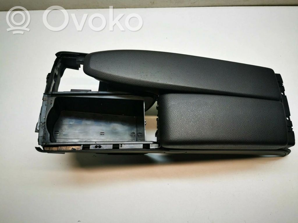 Mercedes-Benz C W204 Podłokietnik tunelu środkowego 