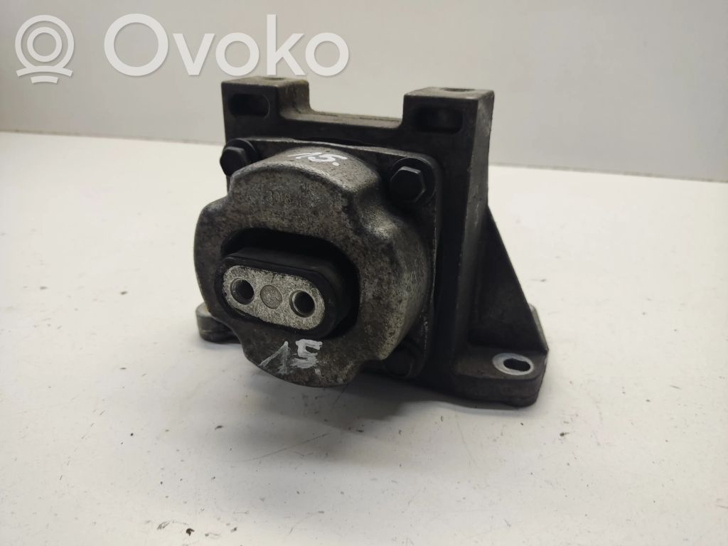 Chrysler 300 - 300C Engine mount bracket 