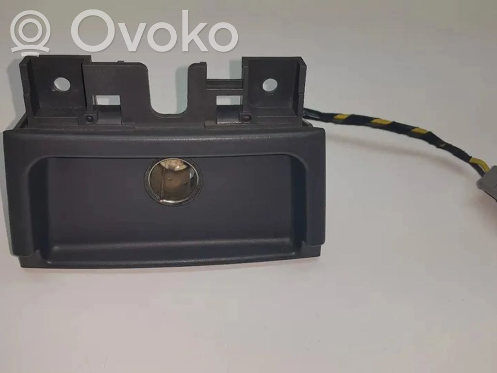 Volvo S80 Cigarette lighter rear 