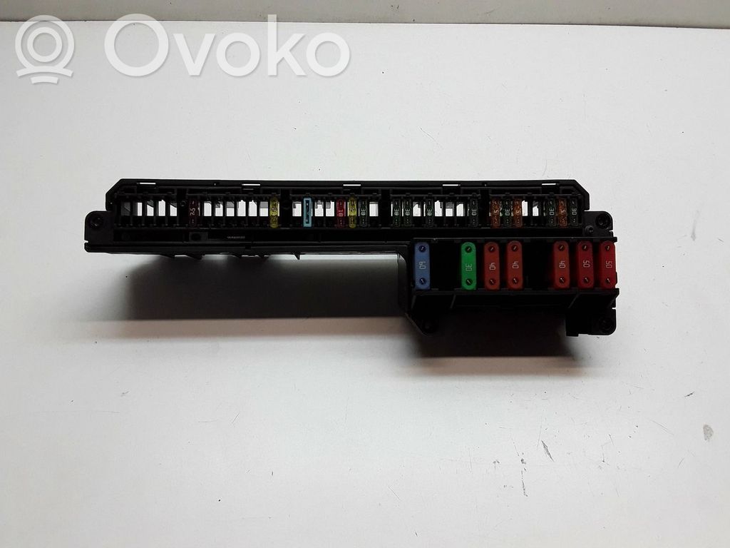 BMW 5 E60 E61 Saugiklių blokas 