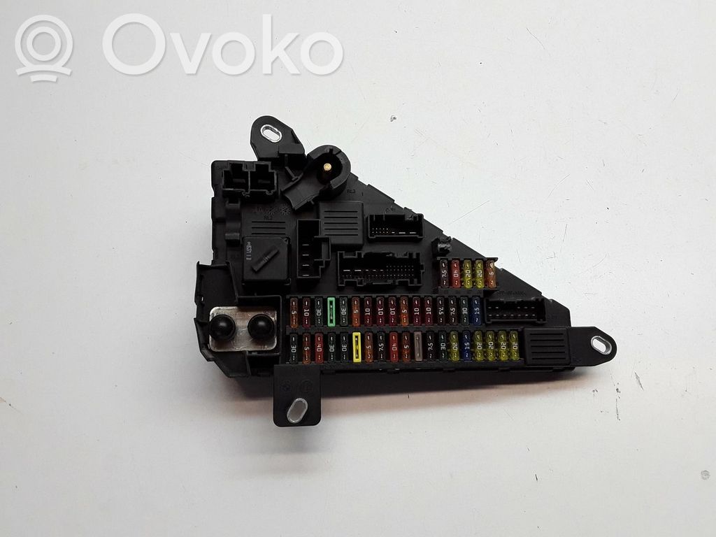 BMW 5 E60 E61 Saugiklių blokas 