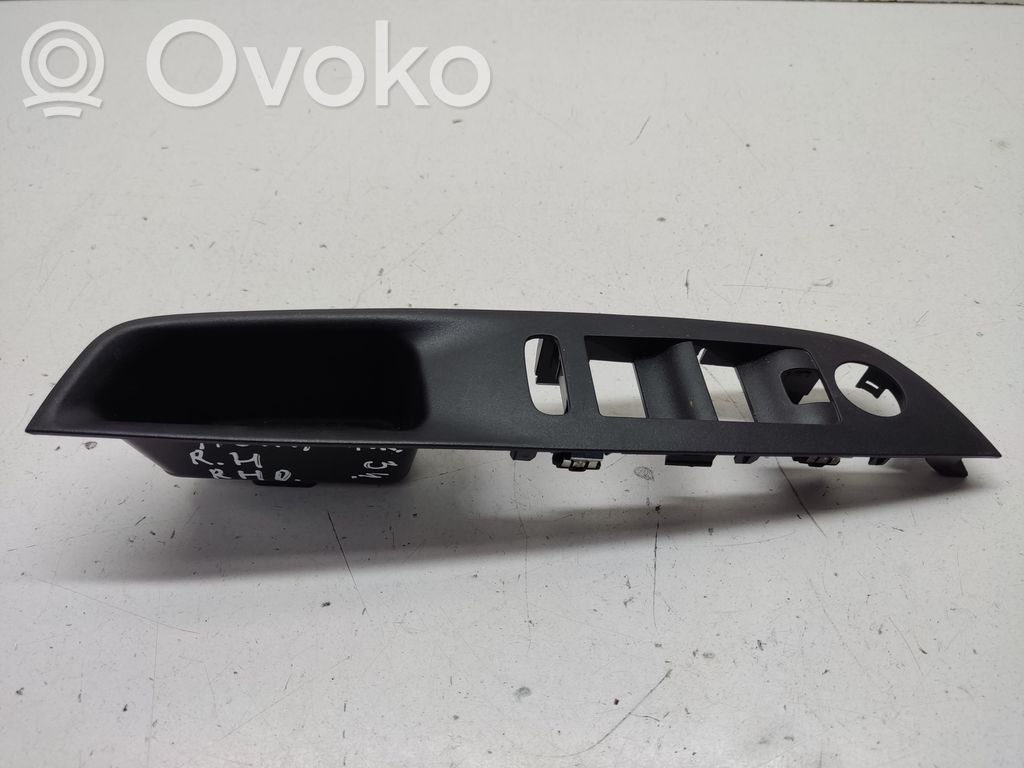 Opel Mokka B Moldura del interruptor de la ventana de la puerta delantera 