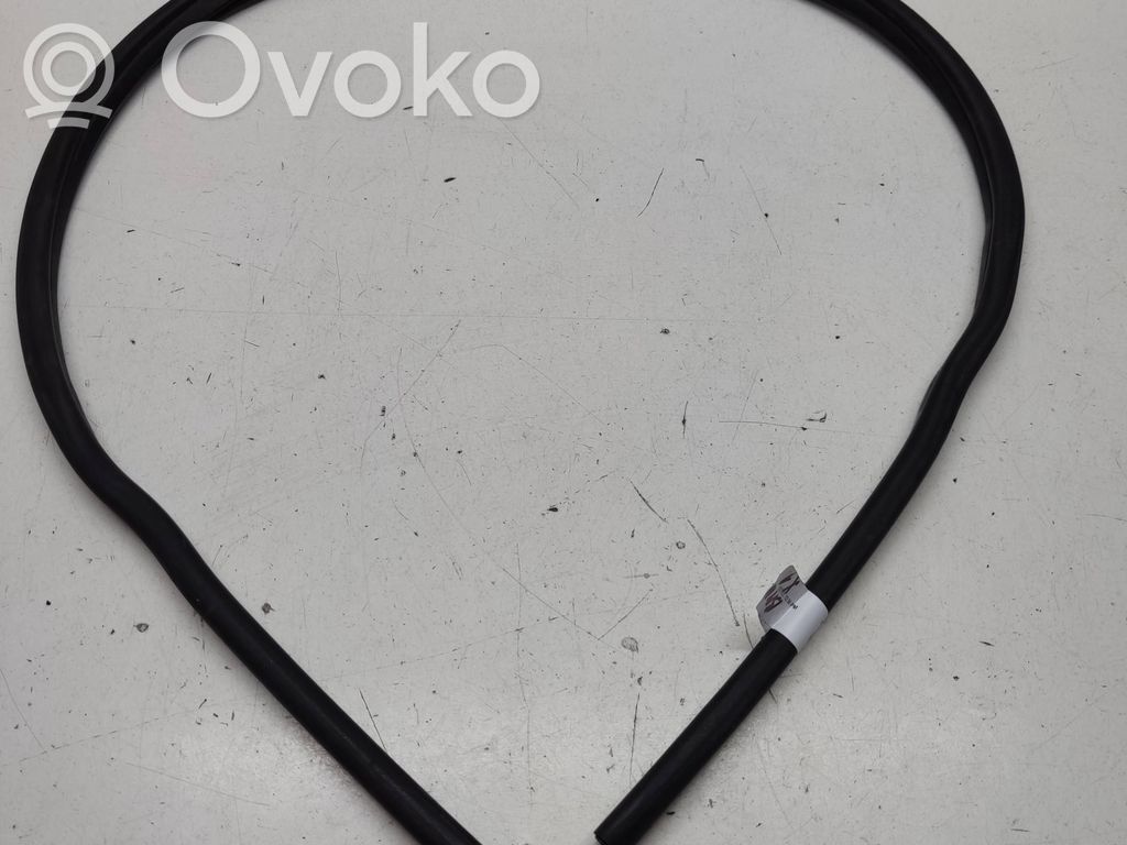 Engine compartment rubber   2990363