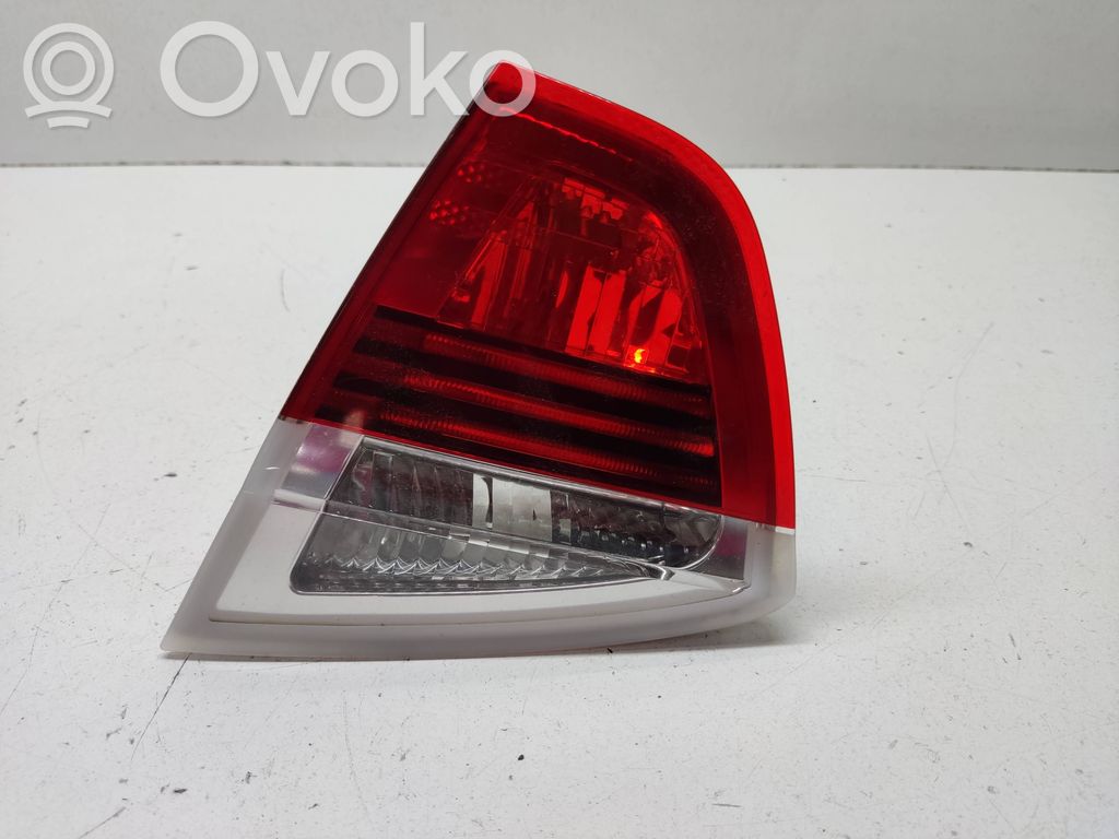 BMW 3 E90 E91 Aizmugurējais lukturis pārsegā 