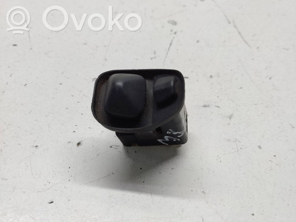 Wing mirror switch   1369331,61311369331,03830700