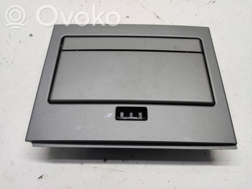 BMW 7 E65 E66 Luz del asiento trasero 