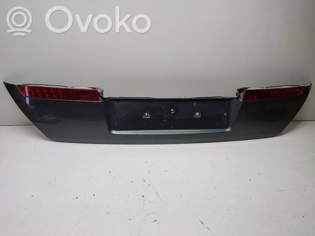 BMW 7 E65 E66 Mască capotă portbagaj 