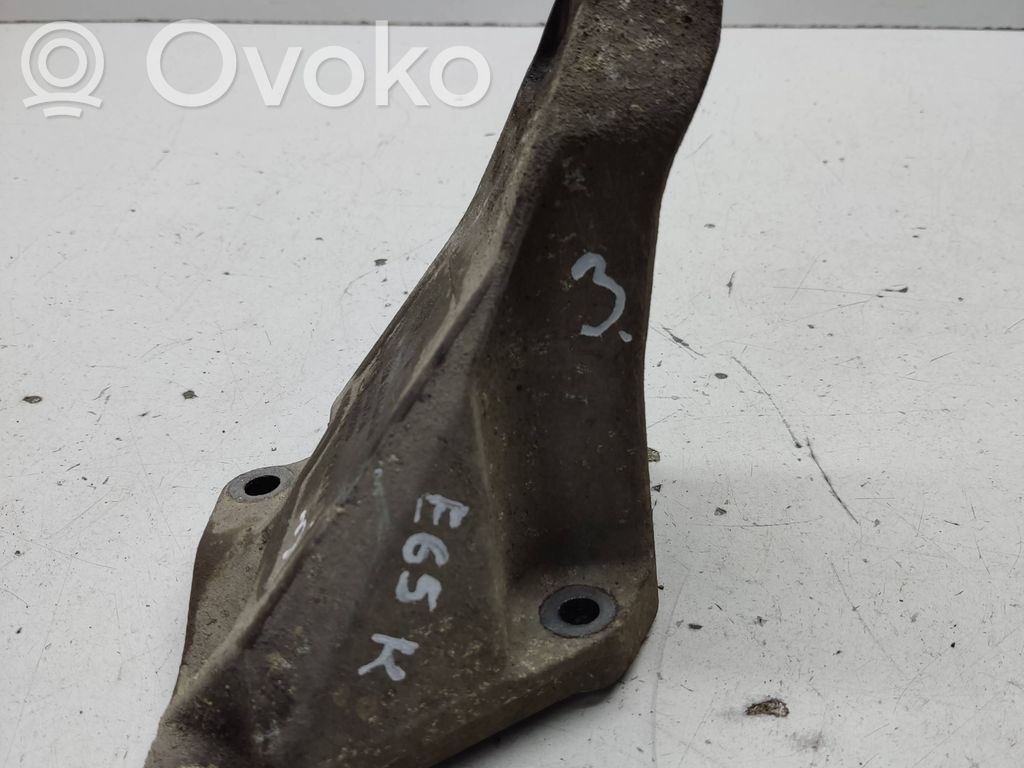 Engine mounting bracket   6754615,22116754615,13807410