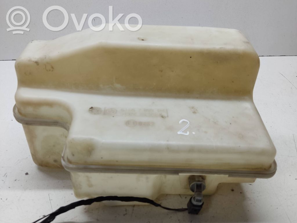 BMW 7 E65 E66 Langų skysčio bakelis 