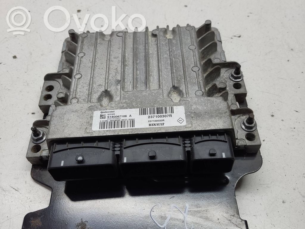 Renault Megane III Engine control unit/module 