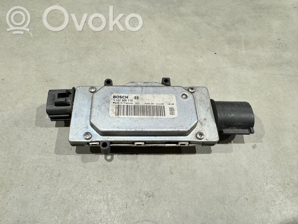 Volvo V40 Coolant fan relay 