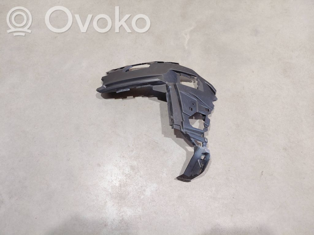 Audi Q7 4M Front bumper mounting bracket 