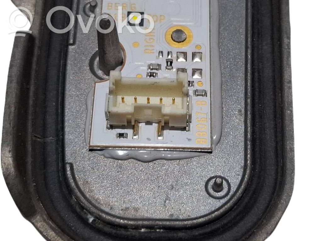 Módulo de control de balasto LED   8R0941476A