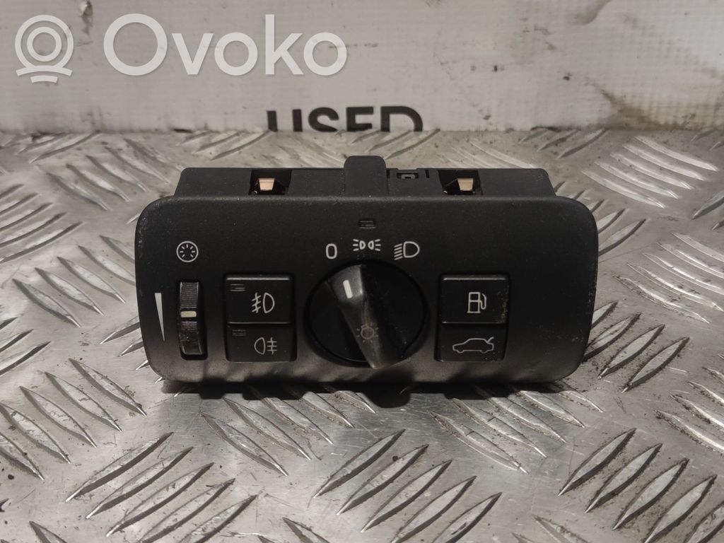Light switch   30739402