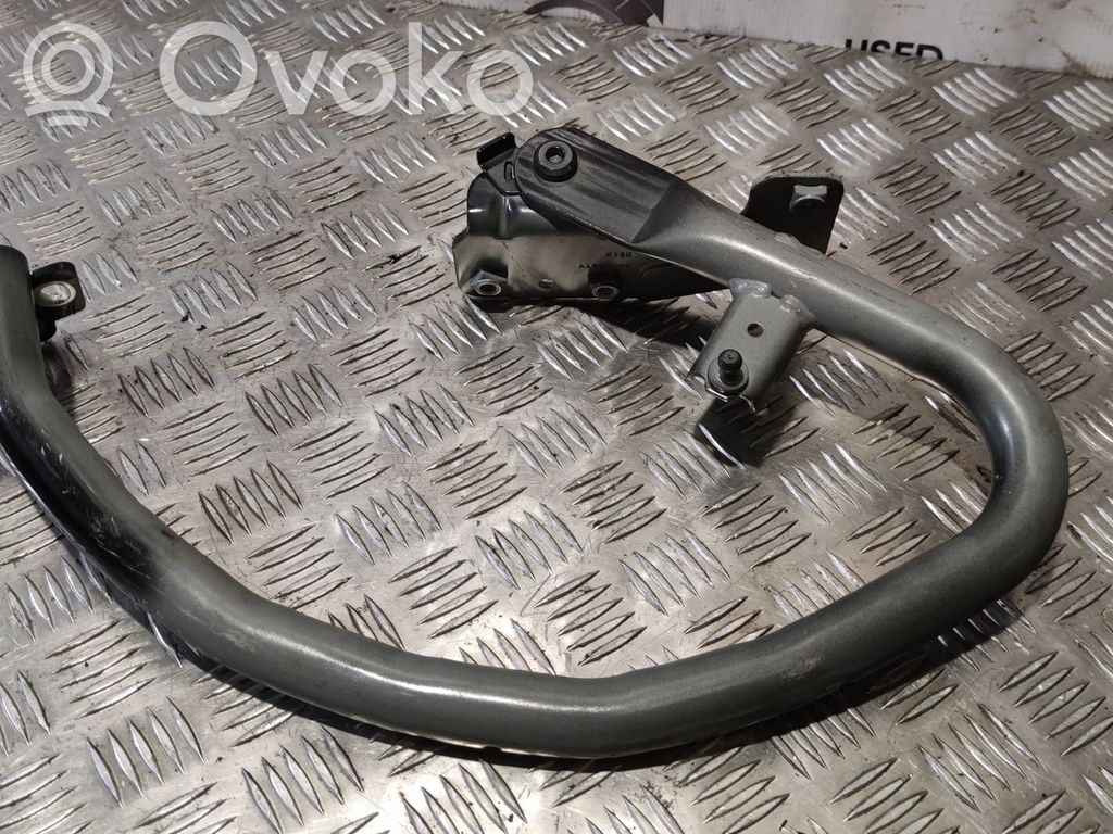 Loading door upper hinge   31301983